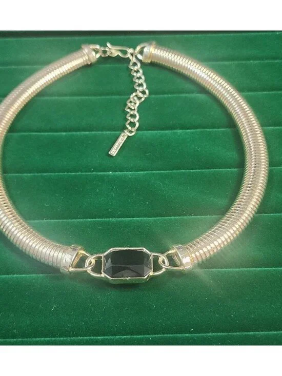 Vintage Saks Fifth Avenue Gold Tone Collar Necklace Black Stone Center 80s - Picture 4 of 9